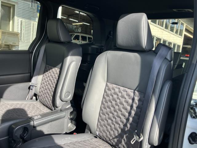 ヴォクシー ハイブリッドＳ－Ｚ　冠水歴車ナビＴＶバックカメラ全方位モニターリヤフリップダウンモニタセーフティーセンスプリクラッシュセーフティーレーダークルコンスマートキー２本Ｐスタートイモビ禁煙車ＥＴＣ２．０両側パワスラＬＥＤヘッド（50枚目）