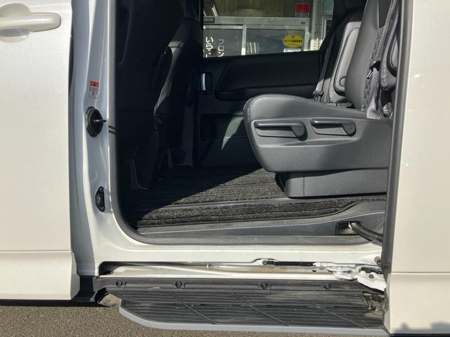 ヴォクシー ハイブリッドＳ－Ｚ　冠水歴車ナビＴＶバックカメラ全方位モニターリヤフリップダウンモニタセーフティーセンスプリクラッシュセーフティーレーダークルコンスマートキー２本Ｐスタートイモビ禁煙車ＥＴＣ２．０両側パワスラＬＥＤヘッド（52枚目）