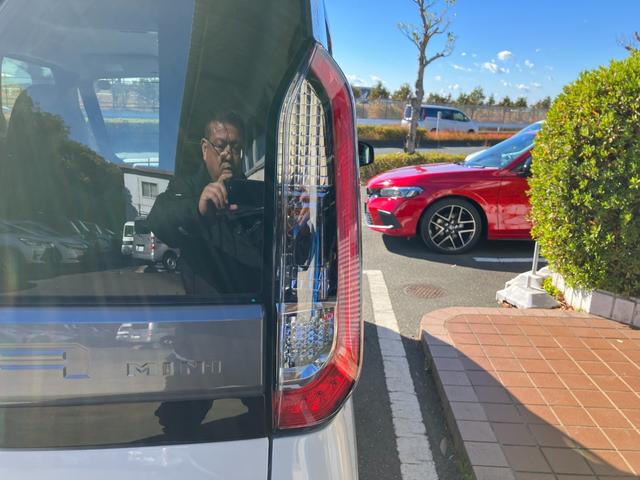 デリカミニ Ｇ　プレミアム　冠水歴車ナビＴＶバックカメラアラウンドビューモニターＢＴオーディオ対応エマージェンシーブレーキ禁煙車イパイロットアダプティブクルコンスマートキー２本Ｐスタート両側パワスラ前席シートステアリングヒーター（19枚目）