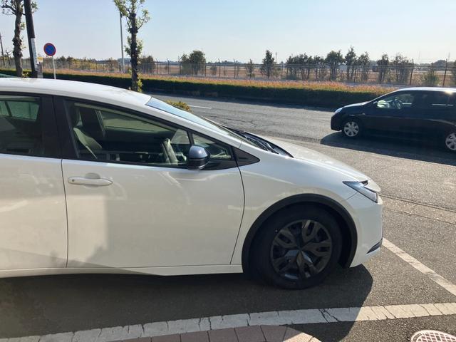 プリウス Ｘ　冠水歴車ナビＴＶバックカメラＥＴＣ２．０セーフティーセンスプリクラッシュセーフティーアダプティブクルーズコントロールスマートキーＰスタートイモビライザーオートマチックハイビームＡＣ１００Ｖ電源禁煙車（8枚目）