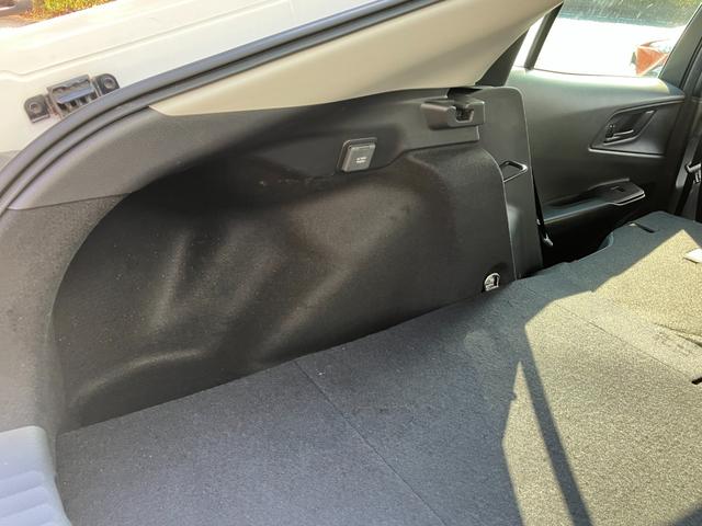 プリウス Ｘ　冠水歴車ナビＴＶバックカメラＥＴＣ２．０セーフティーセンスプリクラッシュセーフティーアダプティブクルーズコントロールスマートキーＰスタートイモビライザーオートマチックハイビームＡＣ１００Ｖ電源禁煙車（62枚目）