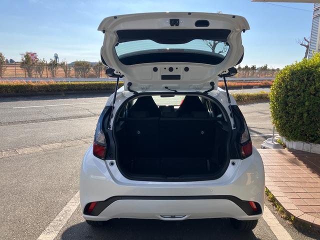 アクア Ｘ　冠水歴車ナビＴＶＢＴオーディオ対応バックカメラ禁煙車セーフティセンスプリクラッシュセーフティクルーズコントロールスマートキーＰスタートイモビＥＴＣ車載器ＡＣ１００電源オートハイビーム衝突安全ボディー（59枚目）