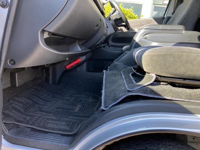 �X�^�b�h���X���̔̔����s���Ă���܂��􂨋C�y�ɃX�^�b�t�ɂ��q�˂��������I�I