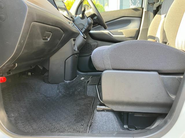 �X�^�b�h���X���̔̔����s���Ă���܂��􂨋C�y�ɃX�^�b�t�ɂ��q�˂��������I�I