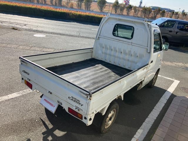 キャリイトラック ＫＵ　４ＷＤ５ＭＴ３方開きエアコンパワステ付ＡＭＦＭラジオ禁煙車ガソリン車ゲートアッパープレート荷台ゴムマットメンテナンスノート取説付き荷台内寸長１９２ｃｍ幅１３８ｃｍ高さ２８ｃｍ（10枚目）