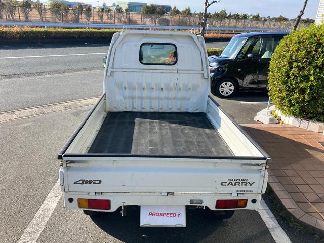 キャリイトラック ＫＵ　４ＷＤ５ＭＴ３方開きエアコンパワステ付ＡＭＦＭラジオ禁煙車ガソリン車ゲートアッパープレート荷台ゴムマットメンテナンスノート取説付き荷台内寸長１９２ｃｍ幅１３８ｃｍ高さ２８ｃｍ（12枚目）