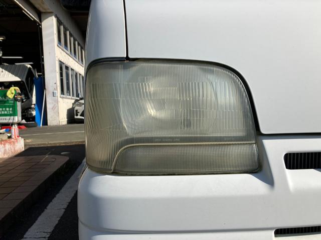 キャリイトラック ＫＵ　４ＷＤ５ＭＴ３方開きエアコンパワステ付ＡＭＦＭラジオ禁煙車ガソリン車ゲートアッパープレート荷台ゴムマットメンテナンスノート取説付き荷台内寸長１９２ｃｍ幅１３８ｃｍ高さ２８ｃｍ（18枚目）