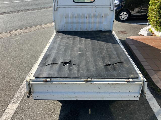 キャリイトラック ＫＵ　４ＷＤ５ＭＴ３方開きエアコンパワステ付ＡＭＦＭラジオ禁煙車ガソリン車ゲートアッパープレート荷台ゴムマットメンテナンスノート取説付き荷台内寸長１９２ｃｍ幅１３８ｃｍ高さ２８ｃｍ（53枚目）