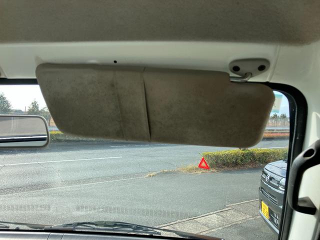 キャリイトラック ＫＵ　４ＷＤ５ＭＴ３方開きエアコンパワステ付ＡＭＦＭラジオ禁煙車ガソリン車ゲートアッパープレート荷台ゴムマットメンテナンスノート取説付き荷台内寸長１９２ｃｍ幅１３８ｃｍ高さ２８ｃｍ（75枚目）