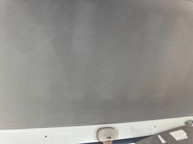 キャリイトラック ＫＵ　４ＷＤ５ＭＴ３方開きエアコンパワステ付ＡＭＦＭラジオ禁煙車ガソリン車ゲートアッパープレート荷台ゴムマットメンテナンスノート取説付き荷台内寸長１９２ｃｍ幅１３８ｃｍ高さ２８ｃｍ（79枚目）