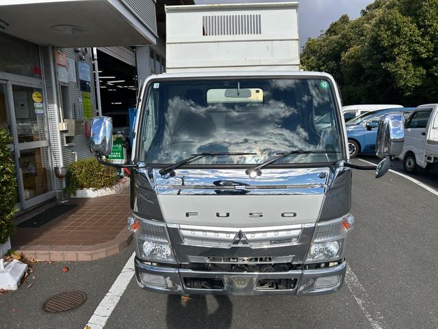 キャンター 全低床ダンプ　全低床強化ダンプ３ｔ積載ディーゼルターボ５ＭＴ３方開ＡＣＰＳＰＷキーレスエントリーフル装備左側電格ミラーフォグランプ荷台内寸長さ３０３ｃｍ幅１５８ｃｍ高さ３７ｃｍ床面地上高９３ｃｍＥＴＣ車載器中間ピン（4枚目）