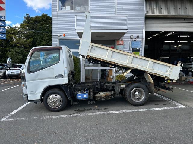 キャンター 全低床ダンプ　全低床強化ダンプ３ｔ積載ディーゼルターボ５ＭＴ３方開ＡＣＰＳＰＷキーレスエントリーフル装備左側電格ミラーフォグランプ荷台内寸長さ３０３ｃｍ幅１５８ｃｍ高さ３７ｃｍ床面地上高９３ｃｍＥＴＣ車載器中間ピン（14枚目）