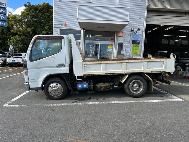キャンター 全低床ダンプ　全低床強化ダンプ３ｔ積載ディーゼルターボ５ＭＴ３方開ＡＣＰＳＰＷキーレスエントリーフル装備左側電格ミラーフォグランプ荷台内寸長さ３０３ｃｍ幅１５８ｃｍ高さ３７ｃｍ床面地上高９３ｃｍＥＴＣ車載器中間ピン（27枚目）