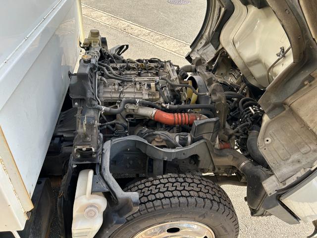 キャンター 全低床ダンプ　全低床強化ダンプ３ｔ積載ディーゼルターボ５ＭＴ３方開ＡＣＰＳＰＷキーレスエントリーフル装備左側電格ミラーフォグランプ荷台内寸長さ３０３ｃｍ幅１５８ｃｍ高さ３７ｃｍ床面地上高９３ｃｍＥＴＣ車載器中間ピン（51枚目）