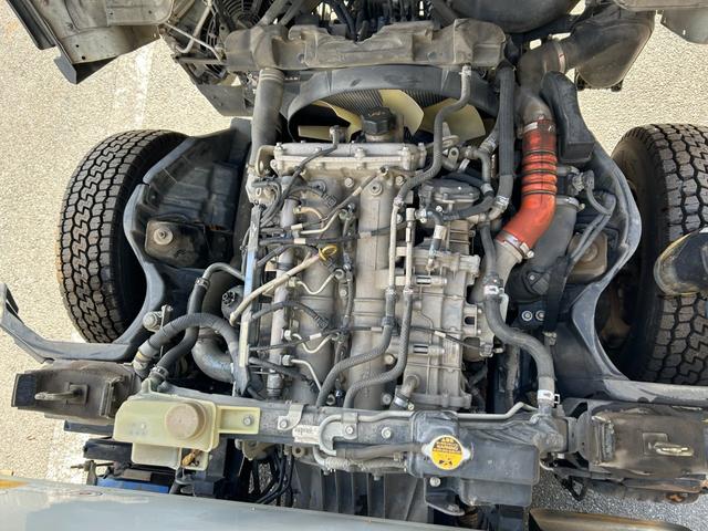 キャンター 全低床ダンプ　全低床強化ダンプ３ｔ積載ディーゼルターボ５ＭＴ３方開ＡＣＰＳＰＷキーレスエントリーフル装備左側電格ミラーフォグランプ荷台内寸長さ３０３ｃｍ幅１５８ｃｍ高さ３７ｃｍ床面地上高９３ｃｍＥＴＣ車載器中間ピン（52枚目）