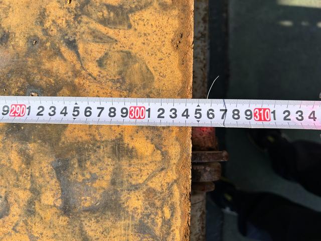 キャンター 全低床ダンプ　全低床強化ダンプ３ｔ積載ディーゼルターボ５ＭＴ３方開ＡＣＰＳＰＷキーレスエントリーフル装備左側電格ミラーフォグランプ荷台内寸長さ３０３ｃｍ幅１５８ｃｍ高さ３７ｃｍ床面地上高９３ｃｍＥＴＣ車載器中間ピン（58枚目）