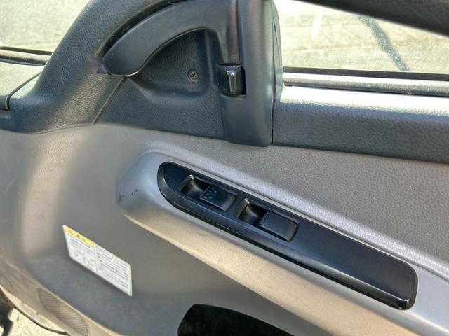 キャンター 全低床ダンプ　全低床強化ダンプ３ｔ積載ディーゼルターボ５ＭＴ３方開ＡＣＰＳＰＷキーレスエントリーフル装備左側電格ミラーフォグランプ荷台内寸長さ３０３ｃｍ幅１５８ｃｍ高さ３７ｃｍ床面地上高９３ｃｍＥＴＣ車載器中間ピン（64枚目）