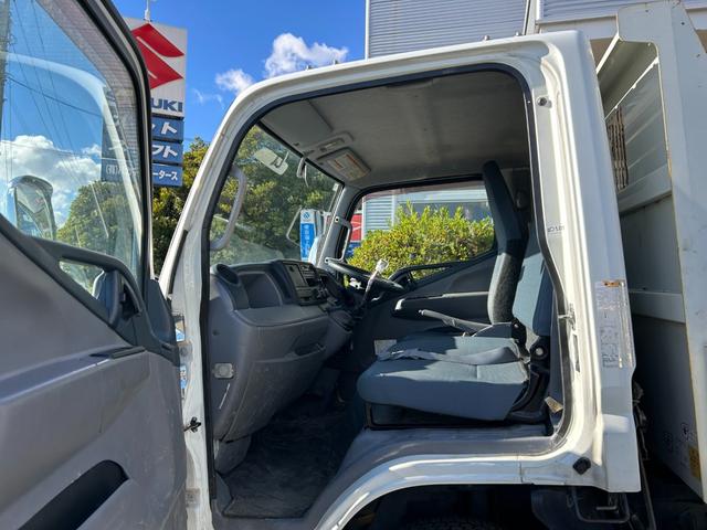 キャンター 全低床ダンプ　全低床強化ダンプ３ｔ積載ディーゼルターボ５ＭＴ３方開ＡＣＰＳＰＷキーレスエントリーフル装備左側電格ミラーフォグランプ荷台内寸長さ３０３ｃｍ幅１５８ｃｍ高さ３７ｃｍ床面地上高９３ｃｍＥＴＣ車載器中間ピン（72枚目）