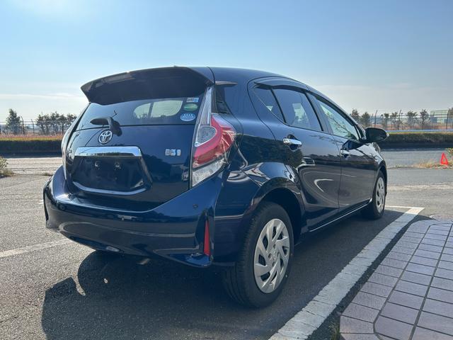 アクア Ｓスタイルブラック　冠水歴車バックカメラＥＴＣ車載器セーフティセンス禁煙車プリクラッシュセーフティドラレコスマートキー２本Ｐスタートイモビライザーオートマチックハイビーム白線逸脱警報横滑り防止衝突安全ボディースペアタイヤ（9枚目）