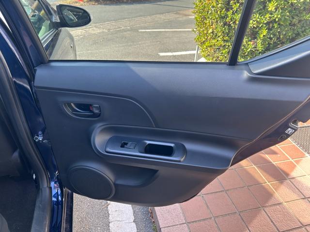 アクア Ｓスタイルブラック　冠水歴車バックカメラＥＴＣ車載器セーフティセンス禁煙車プリクラッシュセーフティドラレコスマートキー２本Ｐスタートイモビライザーオートマチックハイビーム白線逸脱警報横滑り防止衝突安全ボディースペアタイヤ（53枚目）