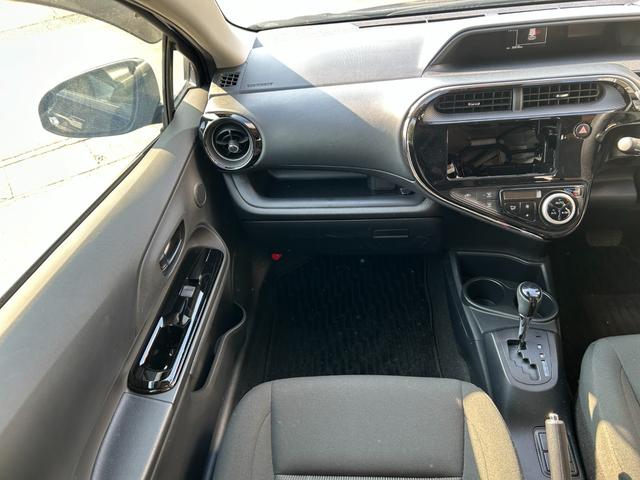 アクア Ｓスタイルブラック　冠水歴車バックカメラＥＴＣ車載器セーフティセンス禁煙車プリクラッシュセーフティドラレコスマートキー２本Ｐスタートイモビライザーオートマチックハイビーム白線逸脱警報横滑り防止衝突安全ボディースペアタイヤ（65枚目）