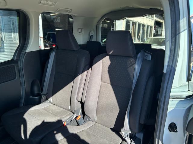 �X�^�b�h���X���̔̔����s���Ă���܂��􂨋C�y�ɃX�^�b�t�ɂ��q�˂��������I�I