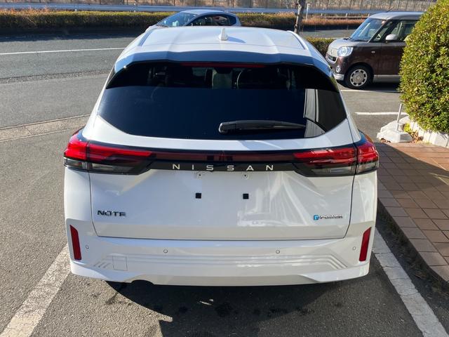 ノート Ｘ　冠水歴車ナビＴＶバアラウンドビューモニターＢＴオーディオ対応ＥＴＣ車載器禁煙車エマージェンシーブレーキ衝突軽減ブレーキ踏み間違え防止装置ブラインドスポットモニタースマートキーＰスタートイモビドラレコ付（12枚目）