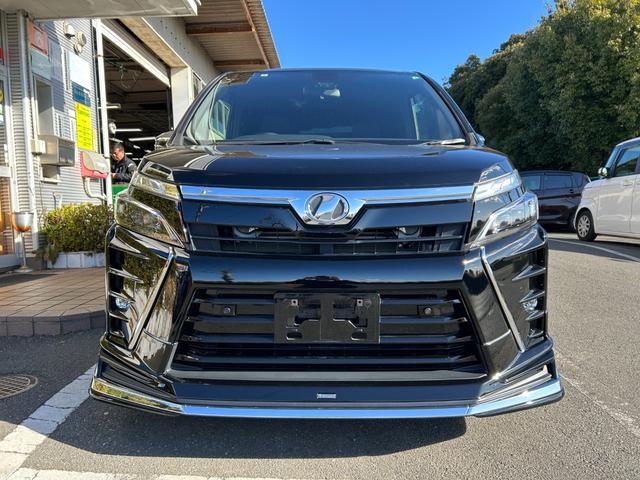 ヴォクシー ＺＳ　煌ＩＩ　冠水歴車禁煙車ＥＴＣ付スマートキー２本両側電動スライドドアナビＴＶフルセグバックカメラ先行車発進告知クリアランスソナーＵＳＢ給電２箇所クルーズコントロールアイドリングストップＰスタート純正アルミ（3枚目）