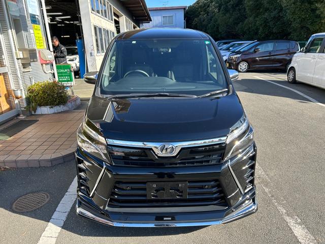 ヴォクシー ＺＳ　煌ＩＩ　冠水歴車禁煙車ＥＴＣ付スマートキー２本両側電動スライドドアナビＴＶフルセグバックカメラ先行車発進告知クリアランスソナーＵＳＢ給電２箇所クルーズコントロールアイドリングストップＰスタート純正アルミ（4枚目）