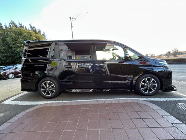 ヴォクシー ＺＳ　煌ＩＩ　冠水歴車禁煙車ＥＴＣ付スマートキー２本両側電動スライドドアナビＴＶフルセグバックカメラ先行車発進告知クリアランスソナーＵＳＢ給電２箇所クルーズコントロールアイドリングストップＰスタート純正アルミ（7枚目）