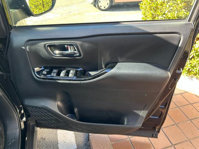 ヴォクシー ＺＳ　煌ＩＩ　冠水歴車禁煙車ＥＴＣ付スマートキー２本両側電動スライドドアナビＴＶフルセグバックカメラ先行車発進告知クリアランスソナーＵＳＢ給電２箇所クルーズコントロールアイドリングストップＰスタート純正アルミ（37枚目）