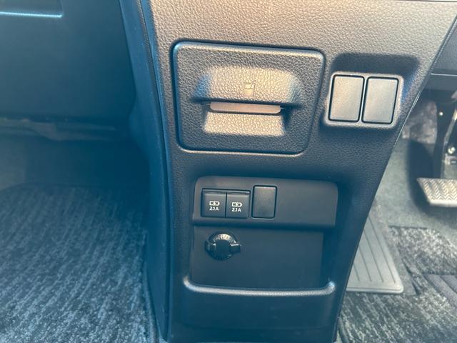 ヴォクシー ＺＳ　煌ＩＩ　冠水歴車禁煙車ＥＴＣ付スマートキー２本両側電動スライドドアナビＴＶフルセグバックカメラ先行車発進告知クリアランスソナーＵＳＢ給電２箇所クルーズコントロールアイドリングストップＰスタート純正アルミ（73枚目）