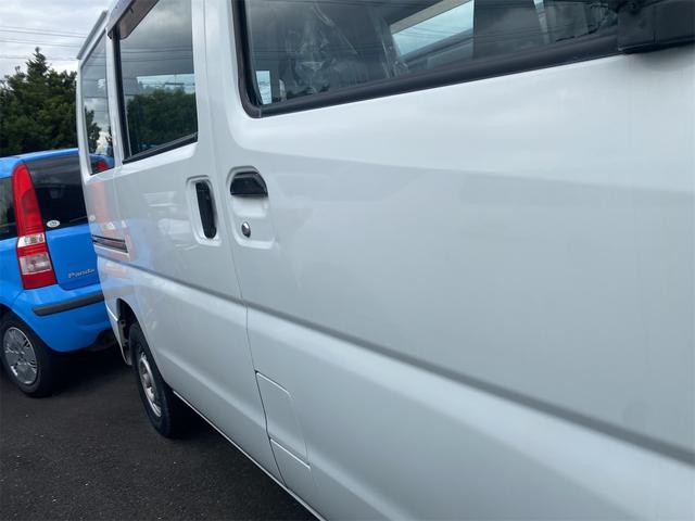 ＮＶ１００クリッパーバン ＤＸ　軽バン　ＡＴ　両側スライドドア　エアコン　パワーステアリング　運転席エアバッグ　助手席エアバッグ　記録簿（14枚目）