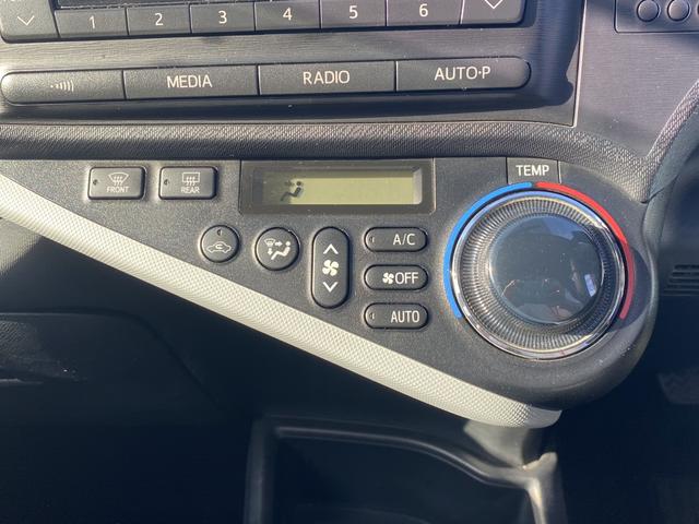 アクア Ｓ　ＥＴＣ　オートライト　スマートキー　アイドリングストップ　電動格納ミラー　ＣＶＴ　ＡＢＳ　ＥＳＣ　ＣＤ　エアコン　パワーステアリング　パワーウィンドウ（5枚目）