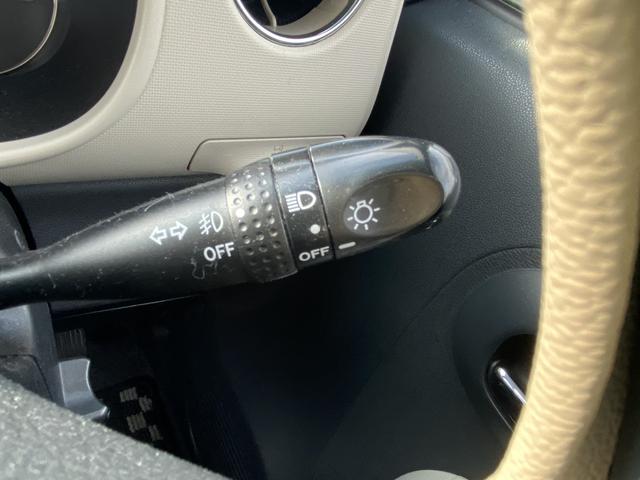 ミラココア ココアプラスＸ　スマートキー　アイドリングストップ　電動格納ミラー　ベンチシート　ＣＶＴ　盗難防止システム　ＡＢＳ　ＣＤ　ミュージックプレイヤー接続可　ルーフレール　エアコン　パワーステアリング（8枚目）