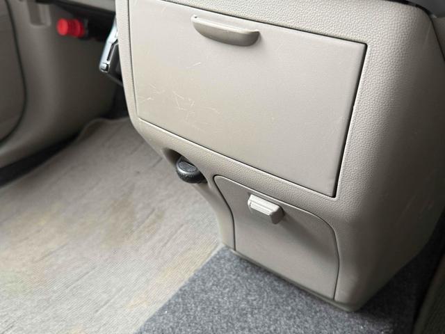 ムーヴコンテ Ｘスペシャル　ＥＴＣ　ナビ　ＴＶ　キーレスエントリー　電動格納ミラー　ベンチシート　ＣＶＴ　盗難防止システム　ＡＢＳ　ＣＤ　衝突安全ボディ　エアコン　パワーステアリング　パワーウィンドウ（8枚目）