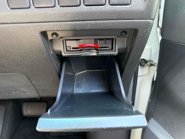アルファード ２４０Ｓ　ＥＴＣ　バックカメラ　ＴＶ　クリアランスソナー　両側電動スライドドア　オートライト　ＨＩＤ　スマートキー　電動格納ミラー　後席モニター　３列シート　ＣＶＴ　アルミホイール　盗難防止システム（4枚目）