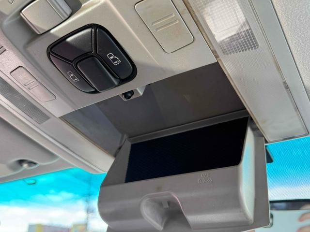 アルファード ２４０Ｓ　ＥＴＣ　バックカメラ　ＴＶ　クリアランスソナー　両側電動スライドドア　オートライト　ＨＩＤ　スマートキー　電動格納ミラー　後席モニター　３列シート　ＣＶＴ　アルミホイール　盗難防止システム（27枚目）