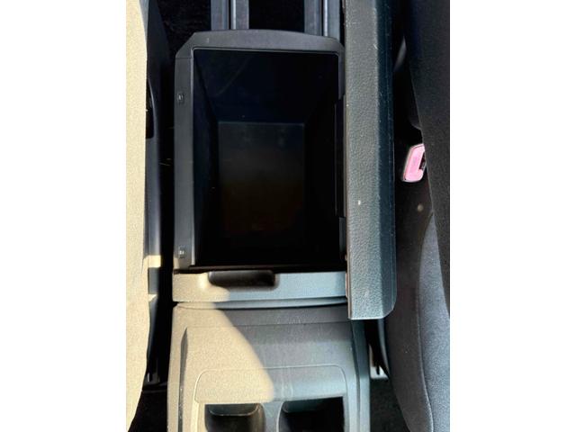 アルファード ２４０Ｓ　ＥＴＣ　バックカメラ　ＴＶ　クリアランスソナー　両側電動スライドドア　オートライト　ＨＩＤ　スマートキー　電動格納ミラー　後席モニター　３列シート　ＣＶＴ　アルミホイール　盗難防止システム（29枚目）