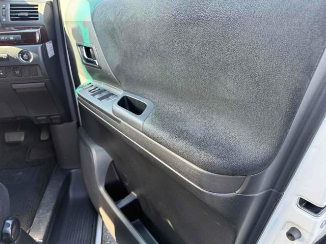 アルファード ２４０Ｓ　ＥＴＣ　バックカメラ　ＴＶ　クリアランスソナー　両側電動スライドドア　オートライト　ＨＩＤ　スマートキー　電動格納ミラー　後席モニター　３列シート　ＣＶＴ　アルミホイール　盗難防止システム（39枚目）