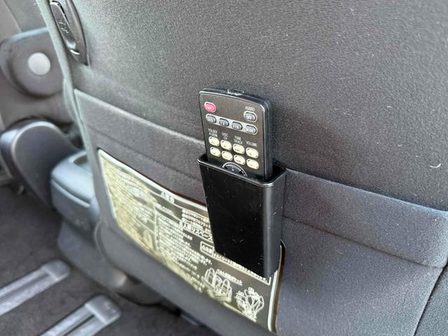 アルファード ２４０Ｓ　ＥＴＣ　バックカメラ　ＴＶ　クリアランスソナー　両側電動スライドドア　オートライト　ＨＩＤ　スマートキー　電動格納ミラー　後席モニター　３列シート　ＣＶＴ　アルミホイール　盗難防止システム（41枚目）
