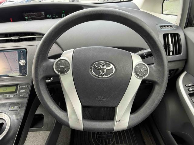 プリウス S ETC ナビ アルミホイール オートライト CVT スマートキー 電動格納ミラー 盗難防止システム 衝突安全ボディ ABS ESC エアコン パワーステアリング パワーウィンドウ(3枚目)