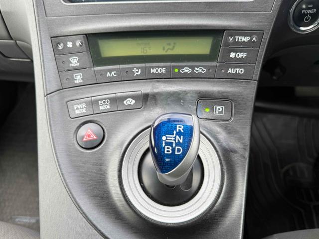プリウス S ETC ナビ アルミホイール オートライト CVT スマートキー 電動格納ミラー 盗難防止システム 衝突安全ボディ ABS ESC エアコン パワーステアリング パワーウィンドウ(5枚目)