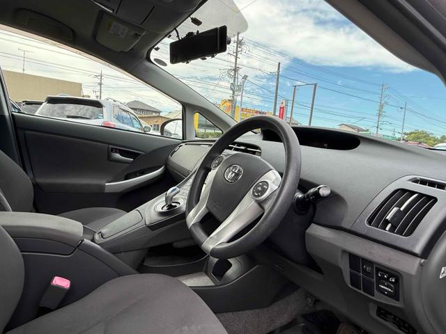 プリウス S ETC ナビ アルミホイール オートライト CVT スマートキー 電動格納ミラー 盗難防止システム 衝突安全ボディ ABS ESC エアコン パワーステアリング パワーウィンドウ(30枚目)