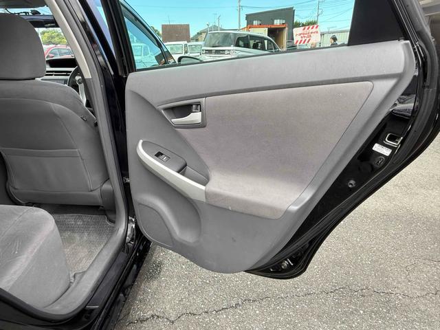 プリウス S ETC ナビ アルミホイール オートライト CVT スマートキー 電動格納ミラー 盗難防止システム 衝突安全ボディ ABS ESC エアコン パワーステアリング パワーウィンドウ(35枚目)