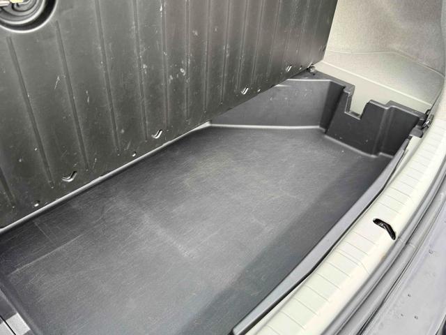 プリウス S ETC ナビ アルミホイール オートライト CVT スマートキー 電動格納ミラー 盗難防止システム 衝突安全ボディ ABS ESC エアコン パワーステアリング パワーウィンドウ(38枚目)