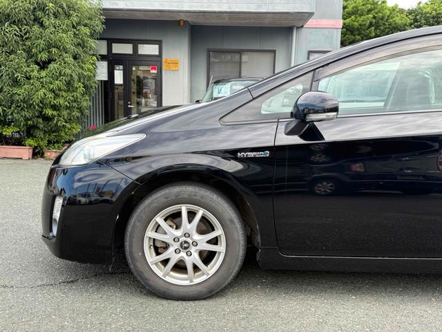 プリウス S ETC ナビ アルミホイール オートライト CVT スマートキー 電動格納ミラー 盗難防止システム 衝突安全ボディ ABS ESC エアコン パワーステアリング パワーウィンドウ(40枚目)