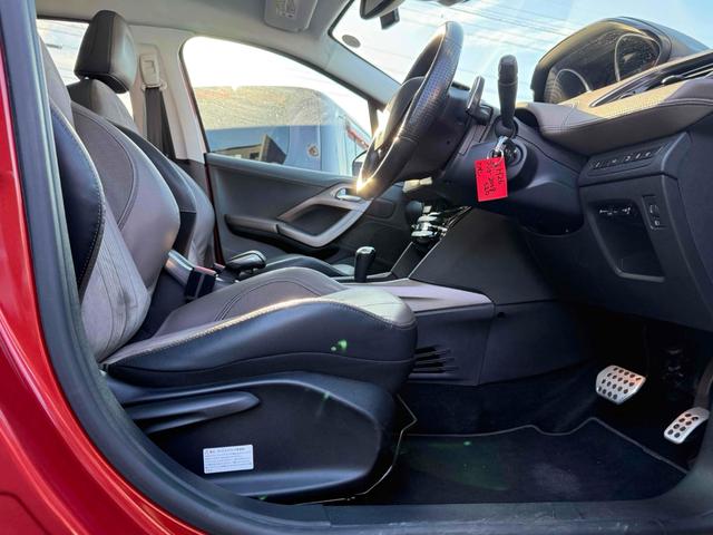 ご覧いただきありがとうございます♪気になったお車がありましたらお気軽にお電話をください♪