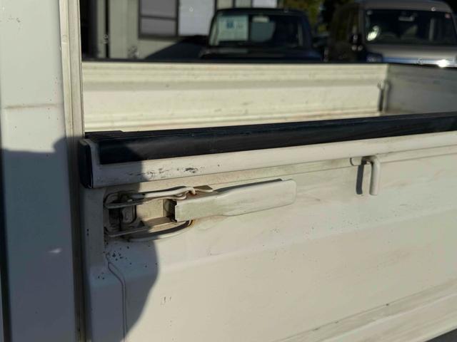 キャリイトラック ＫＣエアコン・パワステ　４ＷＤ　ＭＴ　エアコン（19枚目）