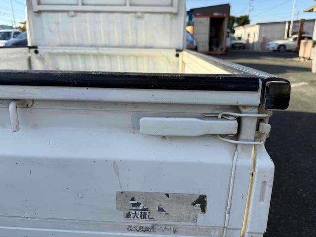 キャリイトラック ＫＣエアコン・パワステ　４ＷＤ　ＭＴ　エアコン（25枚目）